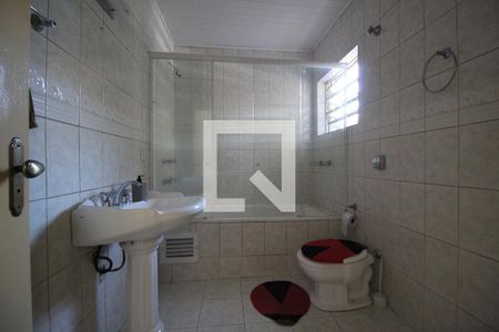 Casa à venda com 170m², 3 quartos e 2 vagasBanheiro