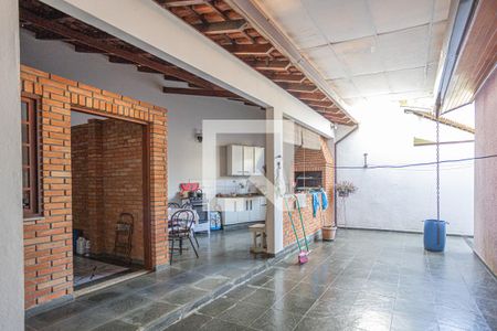 Casa à venda com 410m², 4 quartos e 6 vagasQuintal