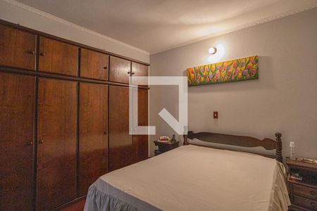 Casa à venda com 410m², 4 quartos e 6 vagasSuíte