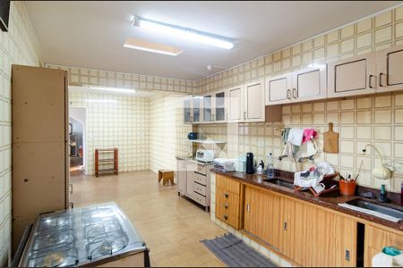 Casa à venda com 325m², 3 quartos e 3 vagas Casa à venda com 325m², 3 quartos e 3 vagasCozinha