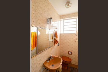 Casa à venda com 325m², 3 quartos e 3 vagas Casa à venda com 325m², 3 quartos e 3 vagasBanheiro Social