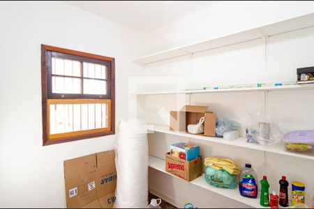 Casa à venda com 325m², 3 quartos e 3 vagas Casa à venda com 325m², 3 quartos e 3 vagasDispensa