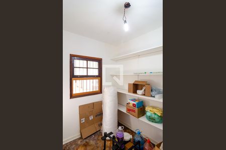 Casa à venda com 325m², 3 quartos e 3 vagas Casa à venda com 325m², 3 quartos e 3 vagasDispensa