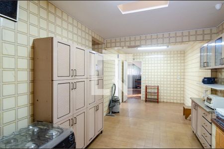 Casa à venda com 325m², 3 quartos e 3 vagas Casa à venda com 325m², 3 quartos e 3 vagasCozinha