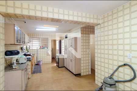 Casa à venda com 325m², 3 quartos e 3 vagas Casa à venda com 325m², 3 quartos e 3 vagasCozinha