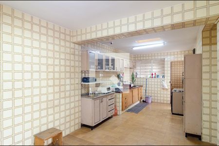 Casa à venda com 325m², 3 quartos e 3 vagas Casa à venda com 325m², 3 quartos e 3 vagasCozinha