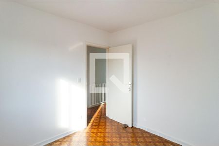 Casa à venda com 325m², 3 quartos e 3 vagas Casa à venda com 325m², 3 quartos e 3 vagasQuarto 1