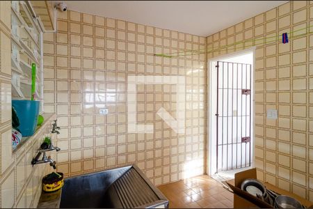 Casa à venda com 325m², 3 quartos e 3 vagas Casa à venda com 325m², 3 quartos e 3 vagasLavanderia