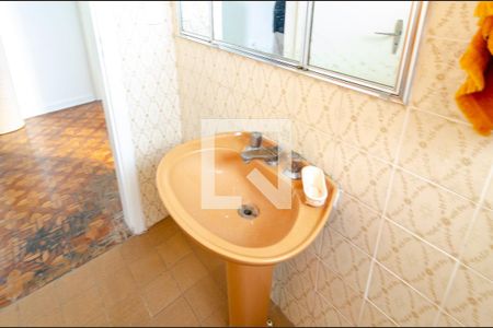 Casa à venda com 325m², 3 quartos e 3 vagas Casa à venda com 325m², 3 quartos e 3 vagasBanheiro Social