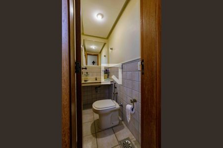 Apartamento à venda com 360m², 5 quartos e 4 vagas Apartamento à venda com 360m², 5 quartos e 4 vagasLavabo