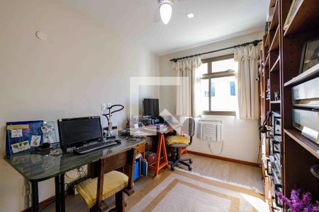 Apartamento à venda com 360m², 5 quartos e 4 vagas Apartamento à venda com 360m², 5 quartos e 4 vagasQuarto 1