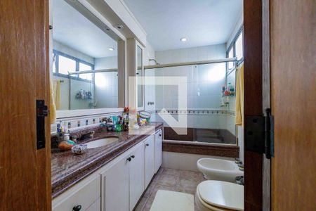 Apartamento à venda com 360m², 5 quartos e 4 vagas Apartamento à venda com 360m², 5 quartos e 4 vagasBanheiro Suíte