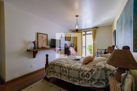 Apartamento à venda com 360m², 5 quartos e 4 vagas Apartamento à venda com 360m², 5 quartos e 4 vagasSuíte