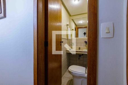 Apartamento à venda com 360m², 5 quartos e 4 vagas Apartamento à venda com 360m², 5 quartos e 4 vagasLavabo