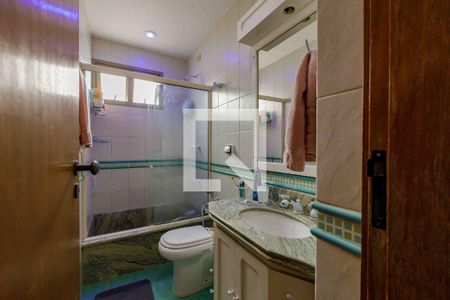 Apartamento à venda com 360m², 5 quartos e 4 vagas Apartamento à venda com 360m², 5 quartos e 4 vagasBanheiro