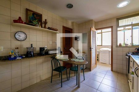 Apartamento à venda com 360m², 5 quartos e 4 vagas Apartamento à venda com 360m², 5 quartos e 4 vagasCozinha