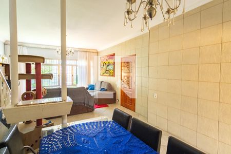 Sala de casa à venda com 3 quartos, 240m² em Vila Santa Isabel, São Paulo