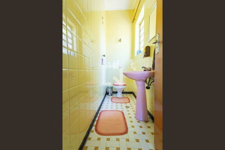 Casa à venda com 240m², 3 quartos e 2 vagasLavabo