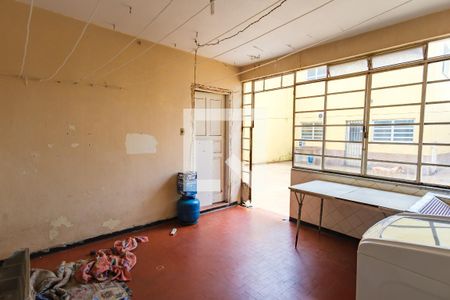 Casa à venda com 240m², 3 quartos e 2 vagasLavanderia