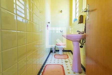 Casa à venda com 240m², 3 quartos e 2 vagasLavabo