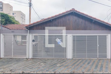 Casa à venda com 250m², 2 quartos e 4 vagasFachada