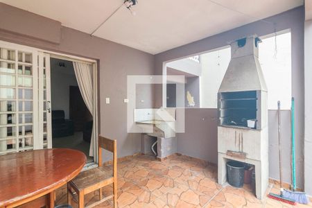 Casa à venda com 250m², 2 quartos e 4 vagasChurrasqueira