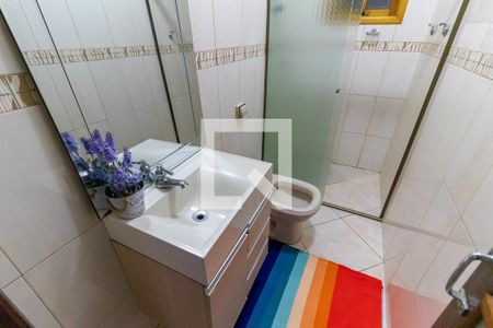 Banheiro de casa de condomínio para alugar com 3 quartos, 100m² em Vila Curuçá, São Paulo