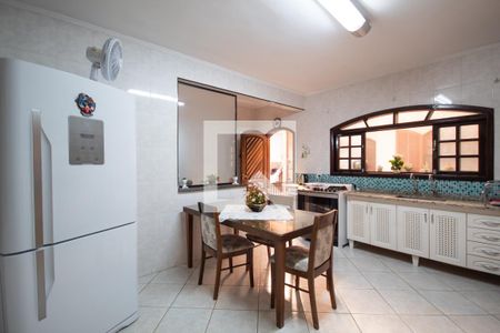 Casa à venda com 246m², 3 quartos e 3 vagasCozinha