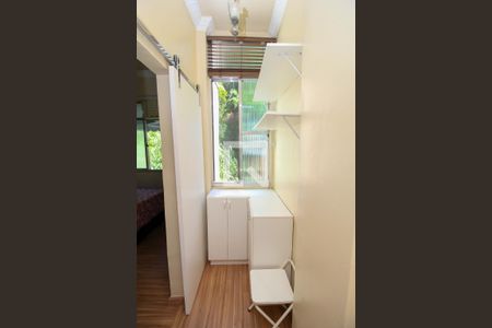 Corredor de apartamento para alugar com 1 quarto, 34m² em Catete, Rio de Janeiro