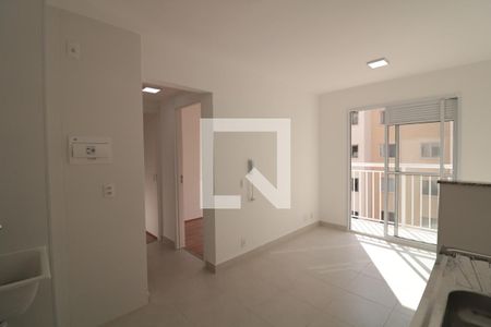 Sala/Cozinha de apartamento para alugar com 2 quartos, 40m² em Cambuci, São Paulo
