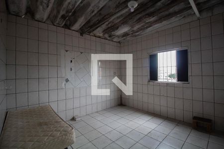 Kitnet de casa para alugar com 8 quartos, 600m² em Vila Carmosina, São Paulo