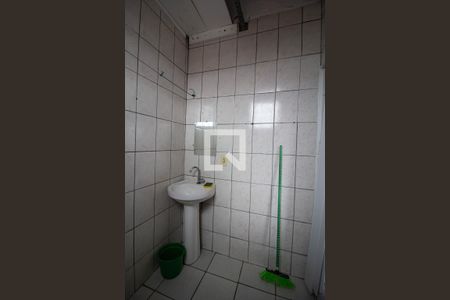 Banheiro de casa à venda com 8 quartos, 600m² em Vila Carmosina, São Paulo