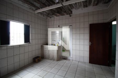 Kitnet de casa à venda com 8 quartos, 600m² em Vila Carmosina, São Paulo