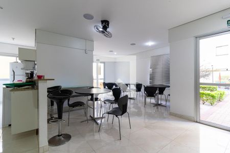 Apartamento para alugar com 48m², 2 quartos e 1 vaga Apartamento para alugar com 48m², 2 quartos e 1 vagaÁrea comum - Salão de festas