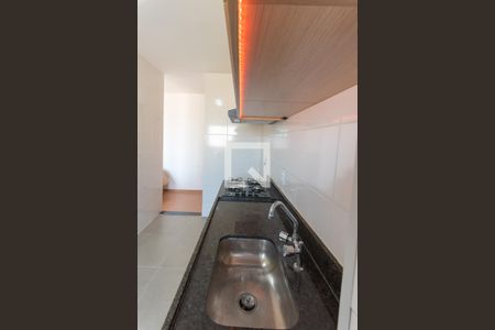 Apartamento à venda com 54m², 2 quartos e 1 vagaCozinha - Luz Led