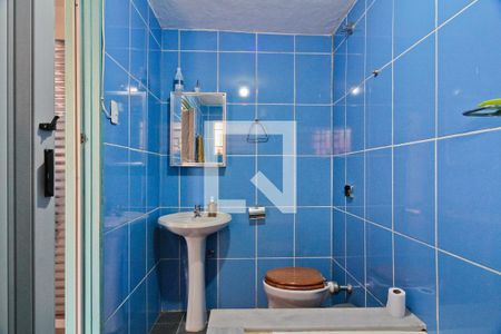 Banheiro de kitnet/studio para alugar com 1 quarto, 66m² em Vila Palmeiras, São Paulo