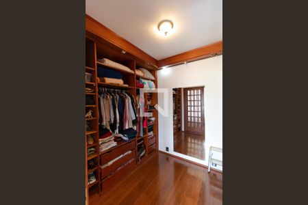 Casa à venda com 327m², 4 quartos e 3 vagasCloset da Suíte