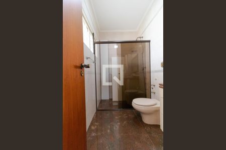 Casa à venda com 327m², 4 quartos e 3 vagasBanheiro 01