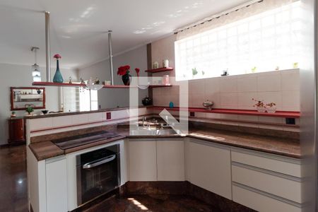 Casa à venda com 327m², 4 quartos e 3 vagasCozinha