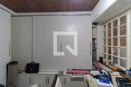Casa à venda com 327m², 4 quartos e 3 vagasEscritório