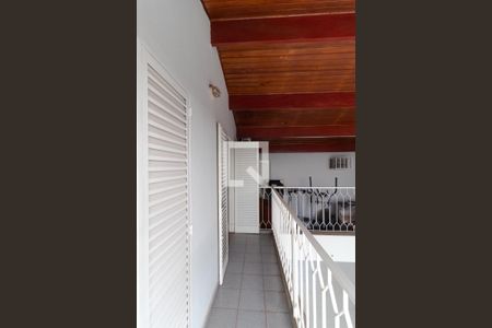 Casa à venda com 327m², 4 quartos e 3 vagasSacada do Quarto 02 e 03