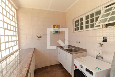 Casa à venda com 327m², 4 quartos e 3 vagasÁrea de Serviço