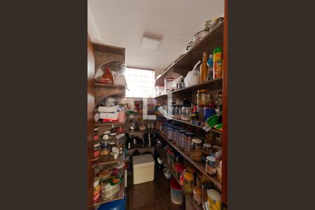 Casa à venda com 327m², 4 quartos e 3 vagasDespensa