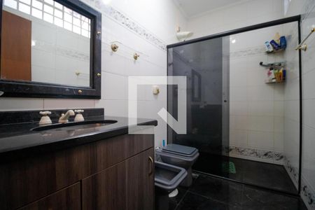 Casa à venda com 327m², 4 quartos e 3 vagasBanheiro 02