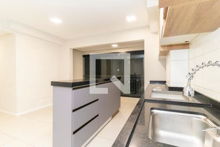 Sala/Cozinha de apartamento à venda com 2 quartos, 48m² em Vila Carmosina, São Paulo