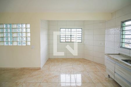 Sala / Cozinha de casa para alugar com 2 quartos, 80m² em Cidade São Francisco, São Paulo