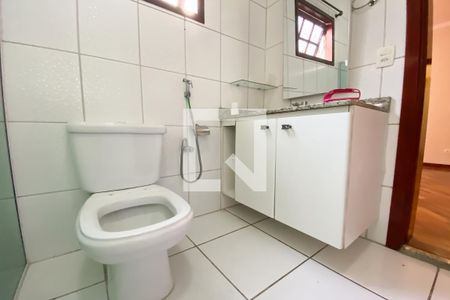 Casa à venda com 293m², 3 quartos e 6 vagas Casa à venda com 293m², 3 quartos e 6 vagasBanheiro da Suíte 2