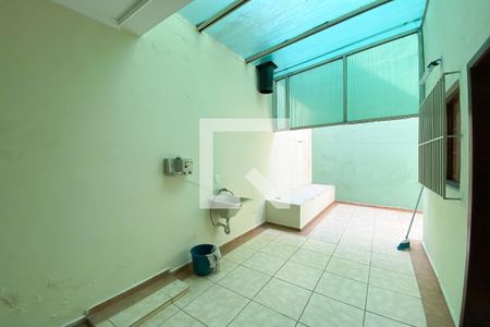 Casa à venda com 293m², 3 quartos e 6 vagas Casa à venda com 293m², 3 quartos e 6 vagasÁrea de Serviço