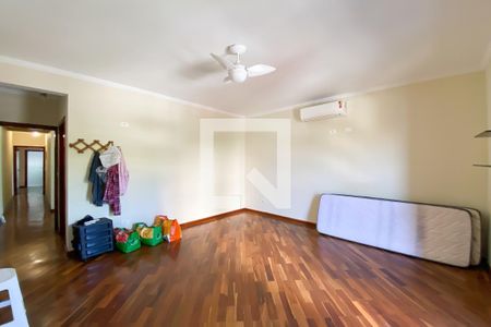 Casa à venda com 293m², 3 quartos e 6 vagas Casa à venda com 293m², 3 quartos e 6 vagasQuarto 1