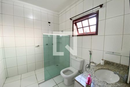 Casa à venda com 293m², 3 quartos e 6 vagas Casa à venda com 293m², 3 quartos e 6 vagasBanheiro da Suíte 2